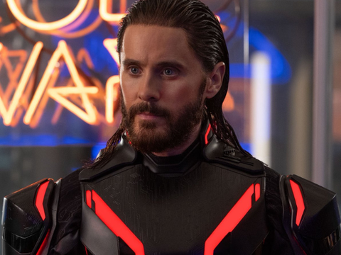 Tron: Ares Revela Imagens Futuristas na SDCC com Jared Leto e Elenco Estelar