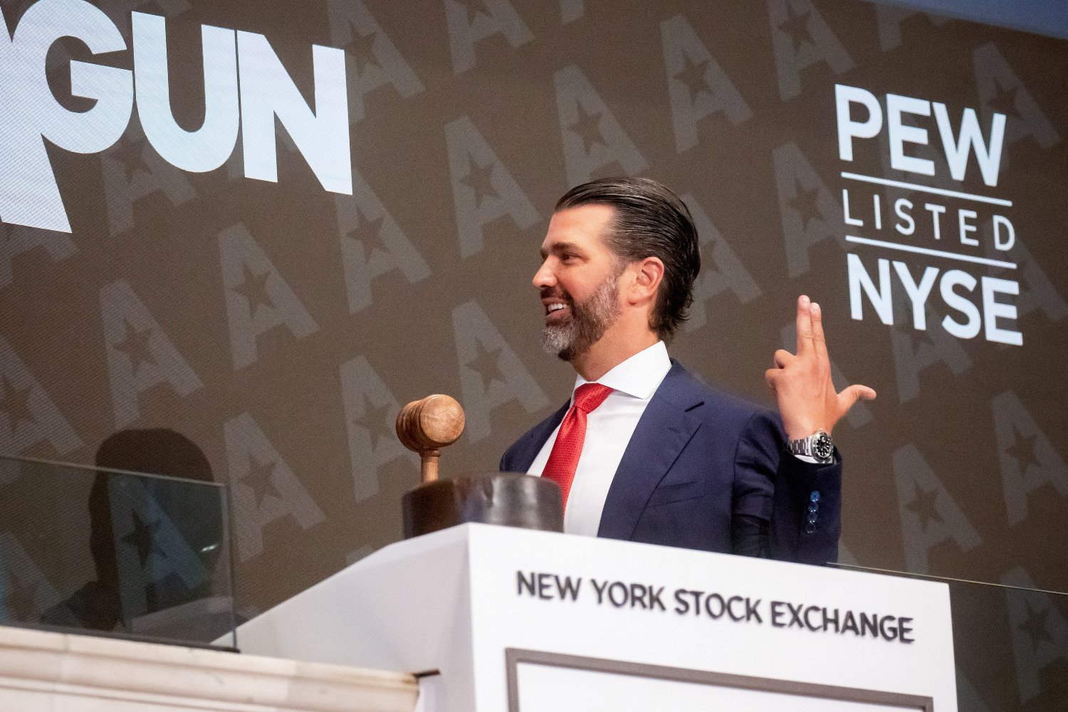 Plataforma de Armas de Trump Jr. Falha ao Ir a Público