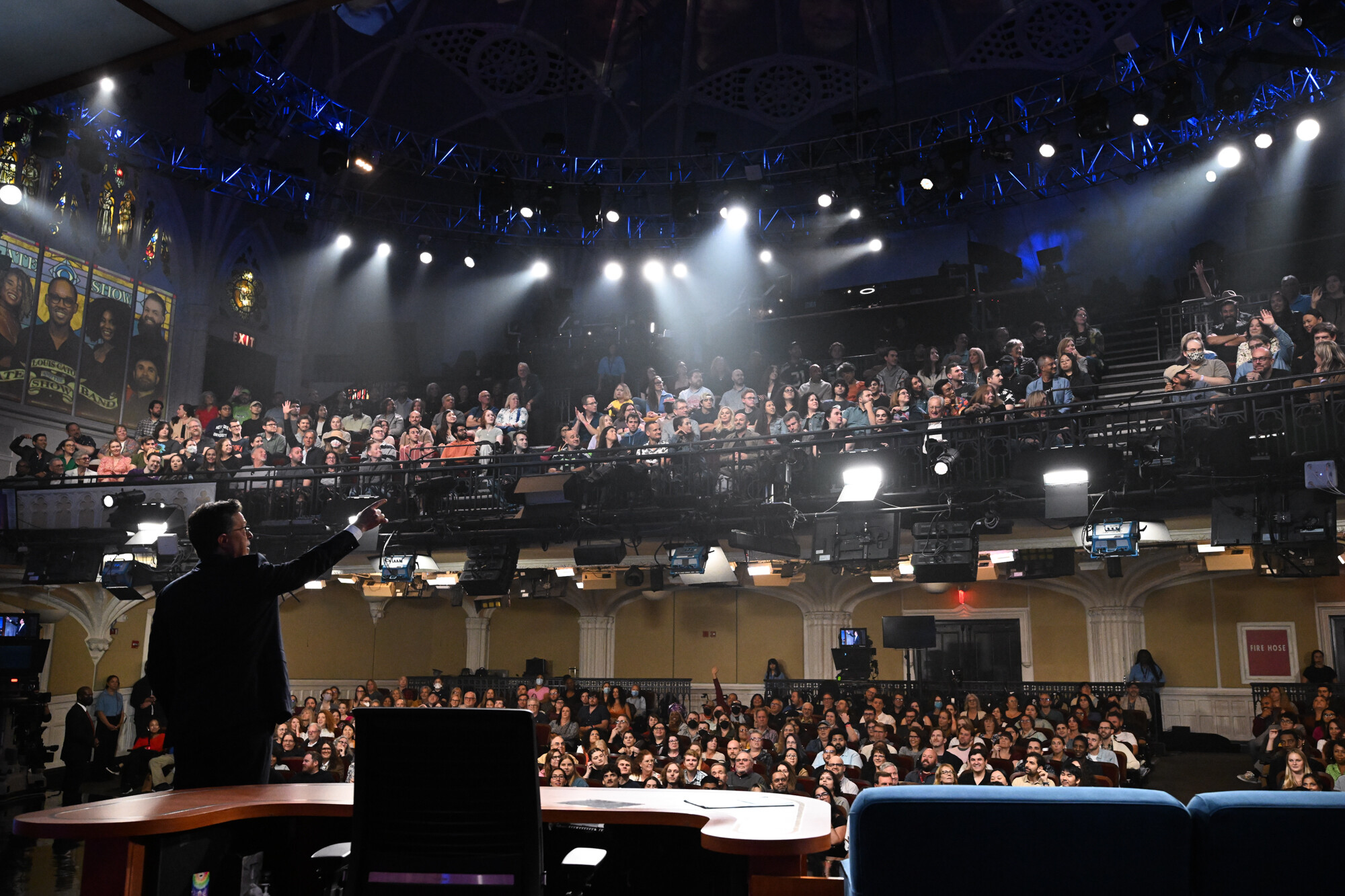Cancelamento de 'The Late Show' pela Paramount é Criticado pela WGA que Exige Investigação